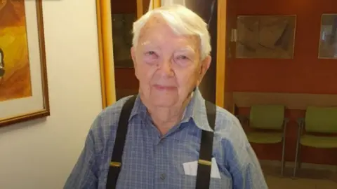 Tributes Pour in for Michael Smuss: A Resilient Warsaw Ghetto Survivor