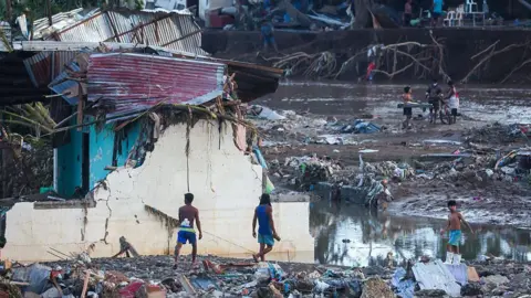 Catastrophic Aftermath: Typhoon Kalmaegi Claims Over 114 Lives in the Philippines