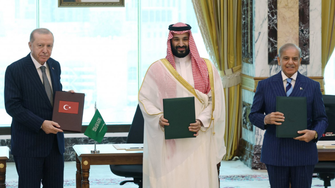 Defensive Alliance: Saudi Arabia, Turkey, and Pakistan Sign Pact