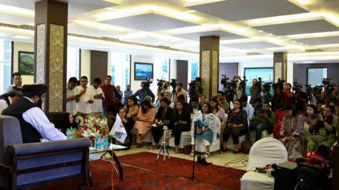 A Transformative Moment: Afghan Taliban Minister Engages with Female Journalists in India