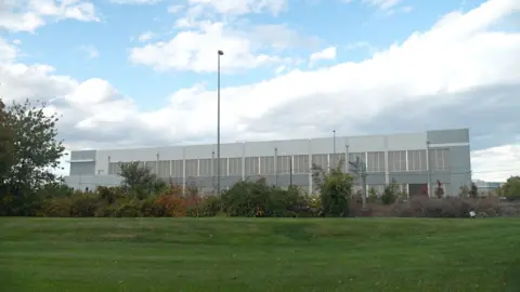 Life Amid the Humming Giants: The Dual Reality of Loudoun County's Data Centres