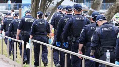 NSW Premier Defends Police Action Amid Bondi Beach Attack Criticism