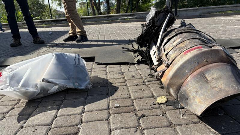 Kyiv Residents Forced to Pack Up as Russian Bombardment and Winter Freeze Lock Them Out
