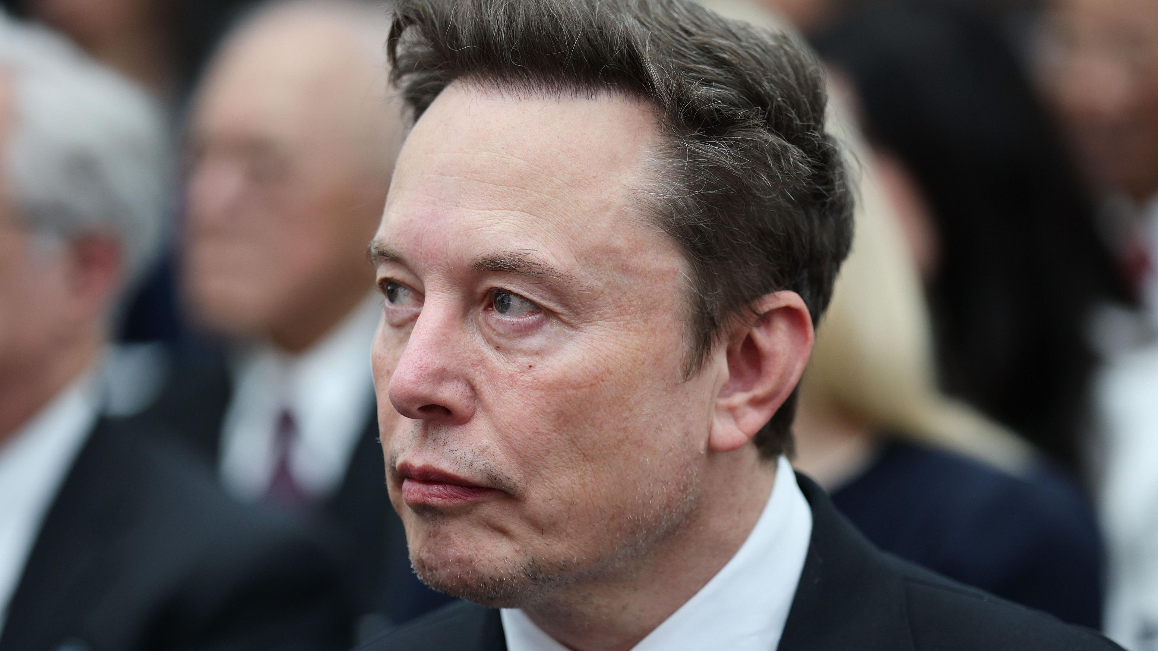 Elon Musk Claims SpaceX Throttled Ukraine's Starlink as Service Reinstated