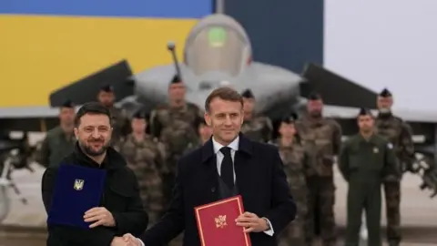 France to Supply Ukraine with 100 Rafale Fighter Jets Amid Escalating Conflict