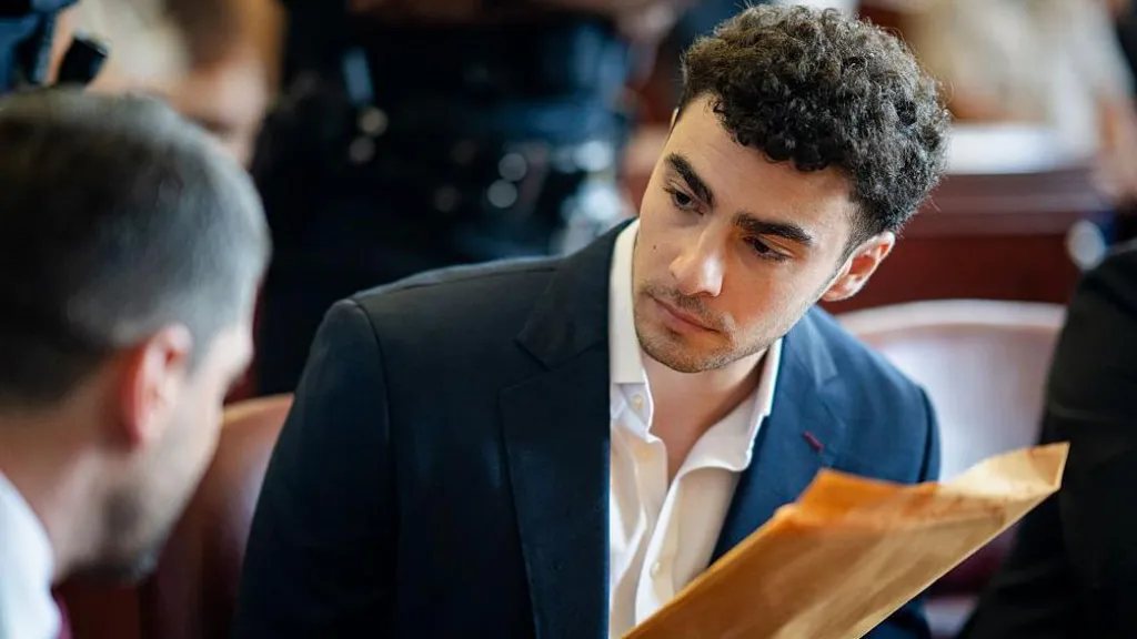 Mangione Abandons Psychiatric Defence Ahead of State Murder Trial
