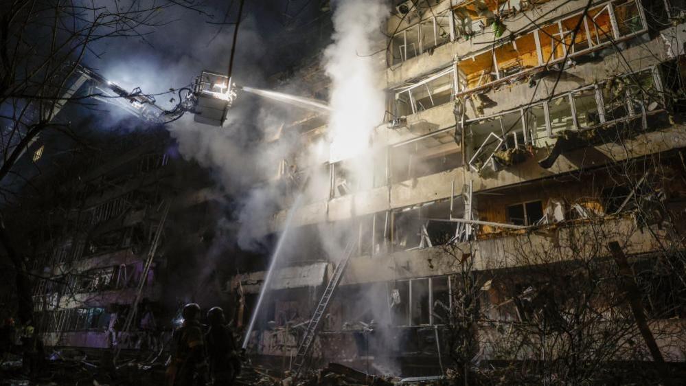 Russian Strikes Leave 600,000 Ukrainians Without Power, Zelenskiy Reports