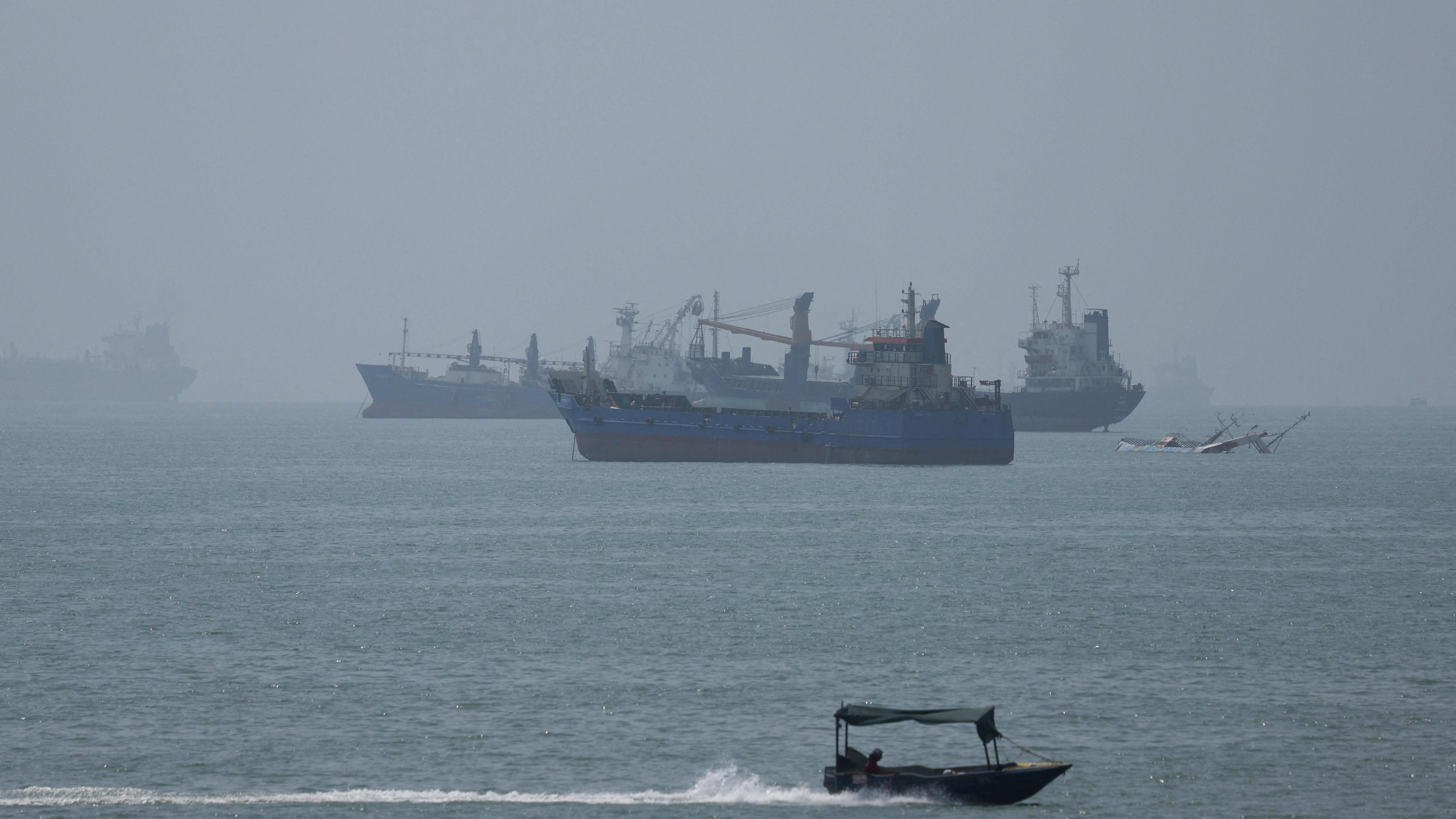 US and Iran Trade Strikes for First Time in Weeks