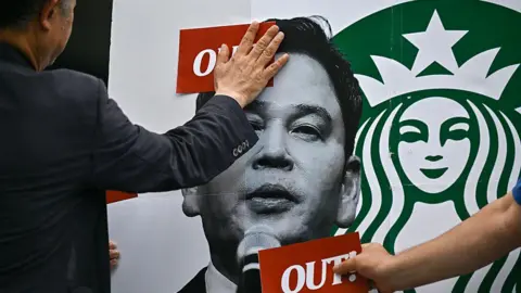 Starbucks Korea Shuts Doors for History Lesson After Controversial Promotion