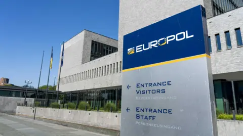 Two Dutch Teens Arrested in Alleged Russian Spying Operation