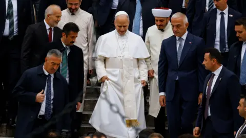 Pope Leo XIV's Historic Visit to Istanbul's Blue Mosque