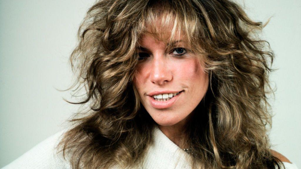 Carly Simon Shares Parkinson’s Diagnosis: The Road Ahead