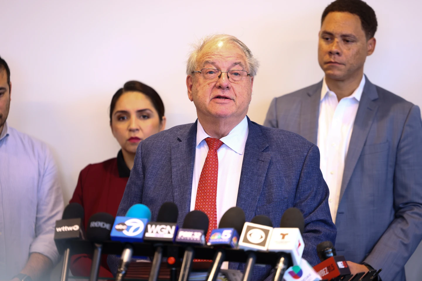 Immigration Judge Grants Bond to Chicago Man Whose Daughter is Battling Cancer