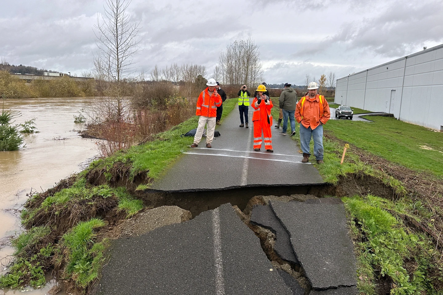 Levee Breach Near Seattle Prompts Evacuations Amid Heavy Rain