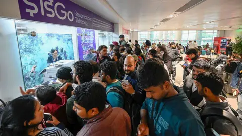 Crisis at IndiGo: Hundreds of Flight Cancellations Send Indian Travelers into Chaos