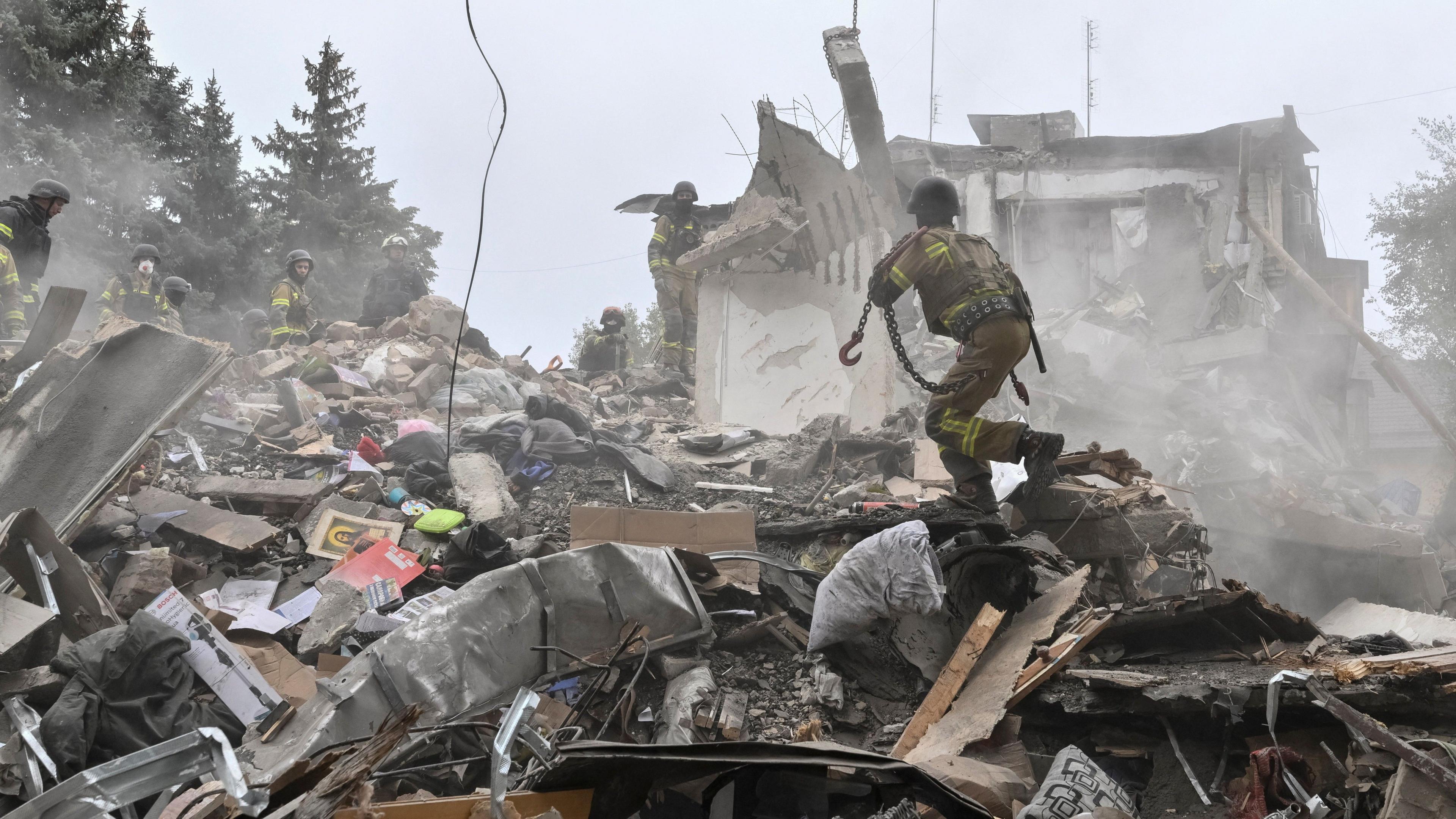 Zaporizhzhia Suffers Devastating Bomb Attack, 20 Die and 32 Wounded