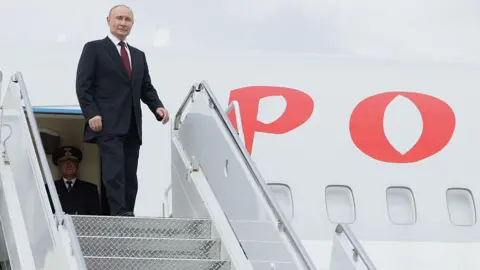 Navigating Political Airspace: The Challenge of Putin's Flight to Budapest
