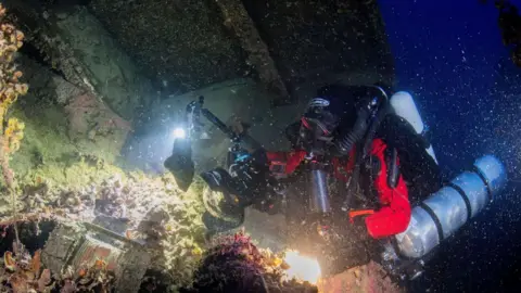 Recovery of Artefacts from HMHS Britannic: A Historical Dive