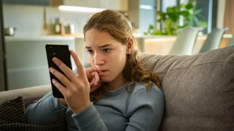 Study Reveals Instagram's Teen Safety Features Are Ineffective Against Harmful Content