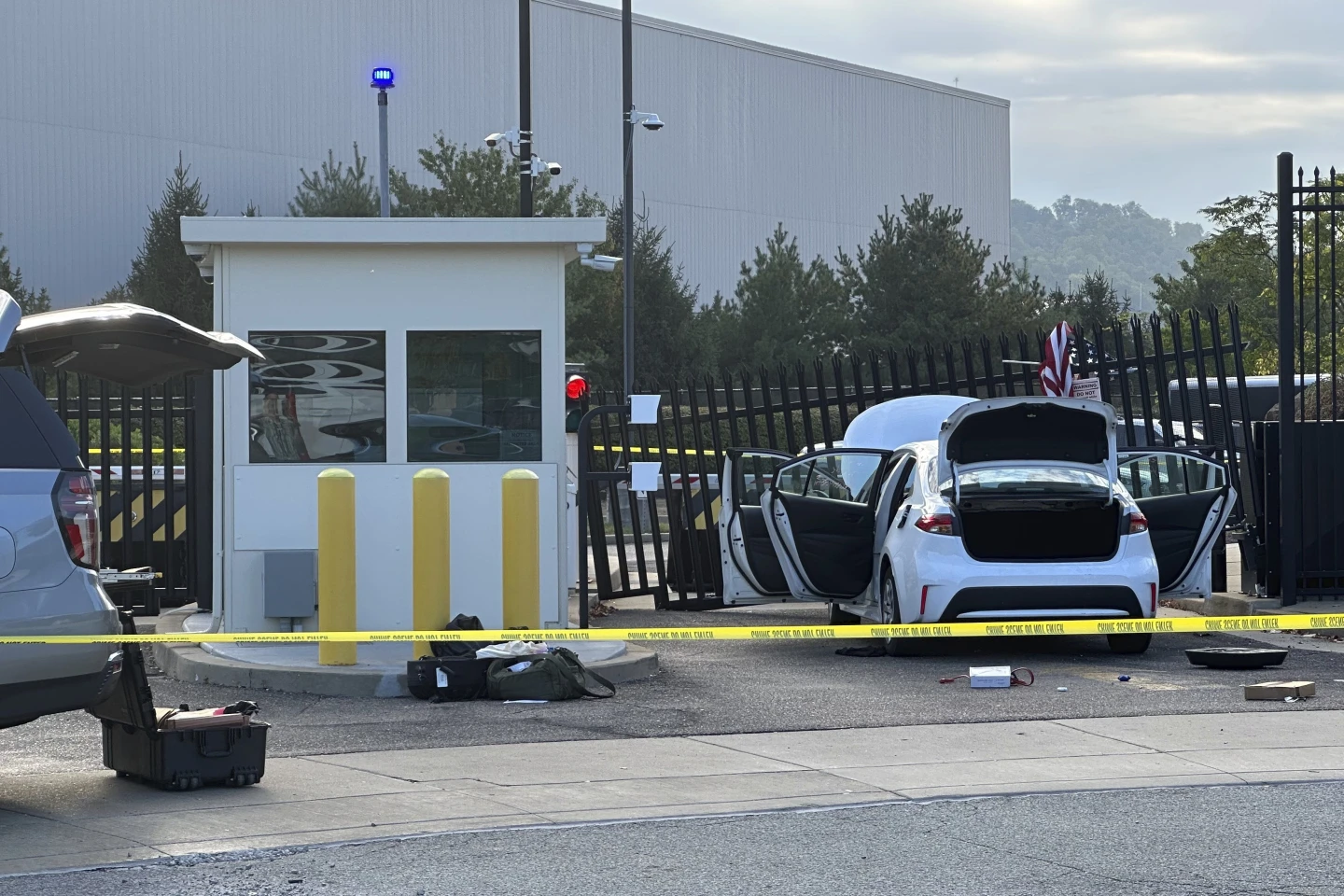 Man Rams Car into FBI Gate Covered in American Flag, Claims It Was a Statement
