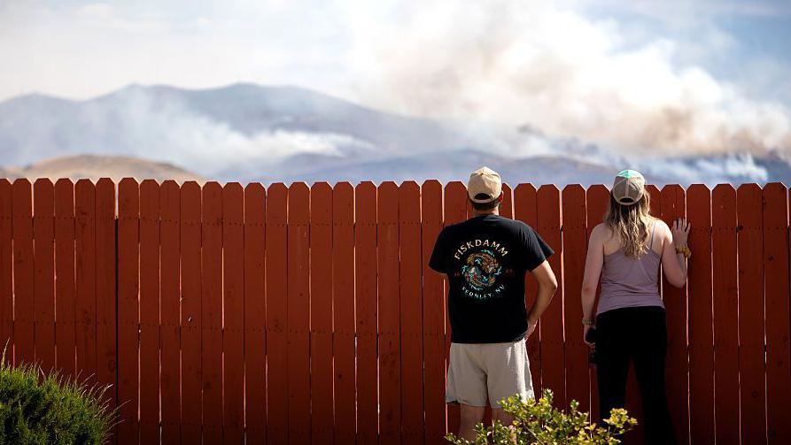 Nearly 90,000 Evacuated as Wildfire Threatens Reno