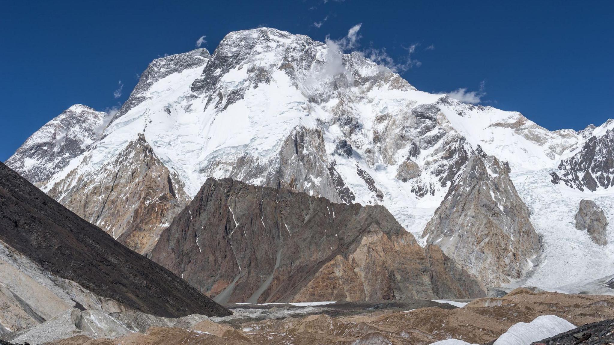 Avalanche on Pakistan's Broad Peak Claims US Climber Mallory Geis and Others
