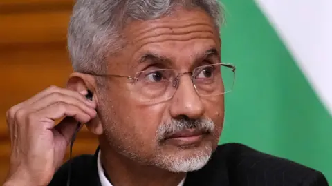 India Raises Alarm Over New $100,000 H-1B Visa Fee Amid Humanitarian Concerns