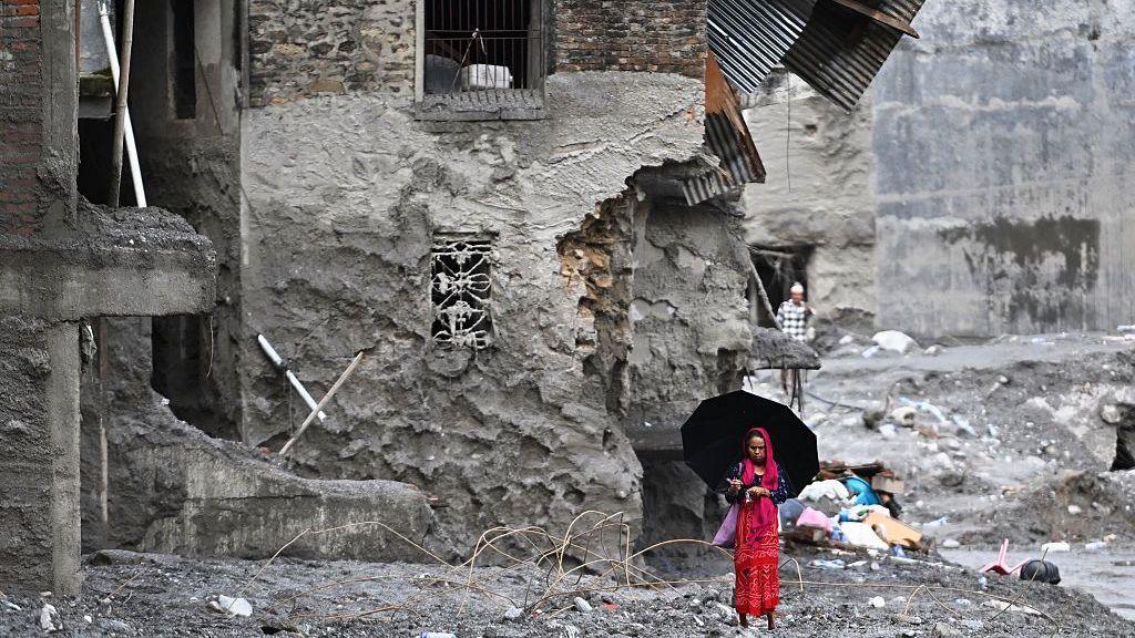 Thousands Missing as Nepal‑Tibet Floods Intensify