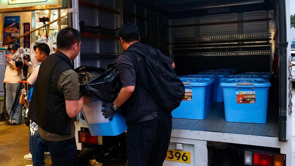 Hong Kong Police Raid Two Low‑profile Bookshops, Five Individuals Arrested