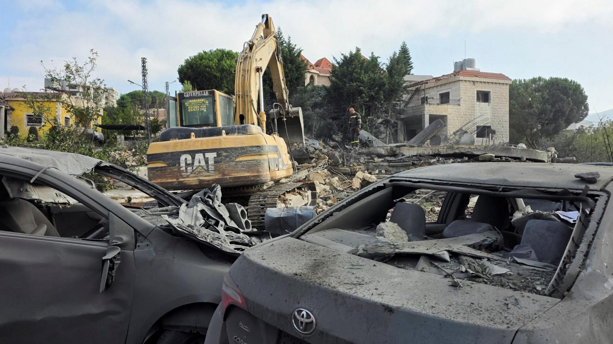 Southern Lebanese Village in Chaos: 12 Dead as Israeli Strikes Resume