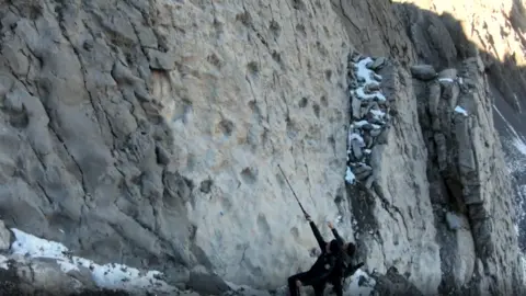 Discovering Ancient Echoes: Thousands of Dinosaur Footprints Unearthed in Italy