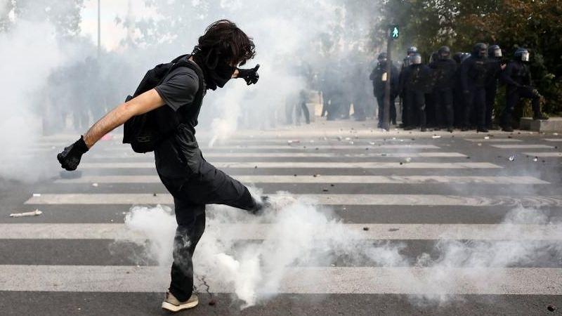 Tear Gas Deploys as French Schools Strike Across Nation