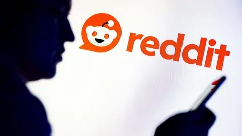 Reddit Challenges Australia's Landmark Social Media Ban for Minors