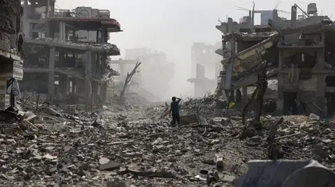 Hamas Returns Body of Deceased Hostage to Israel Amid Ongoing Tensions