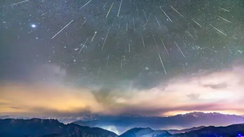 Geminid Meteor Shower: A Celestial Spectacle Awaits This Weekend