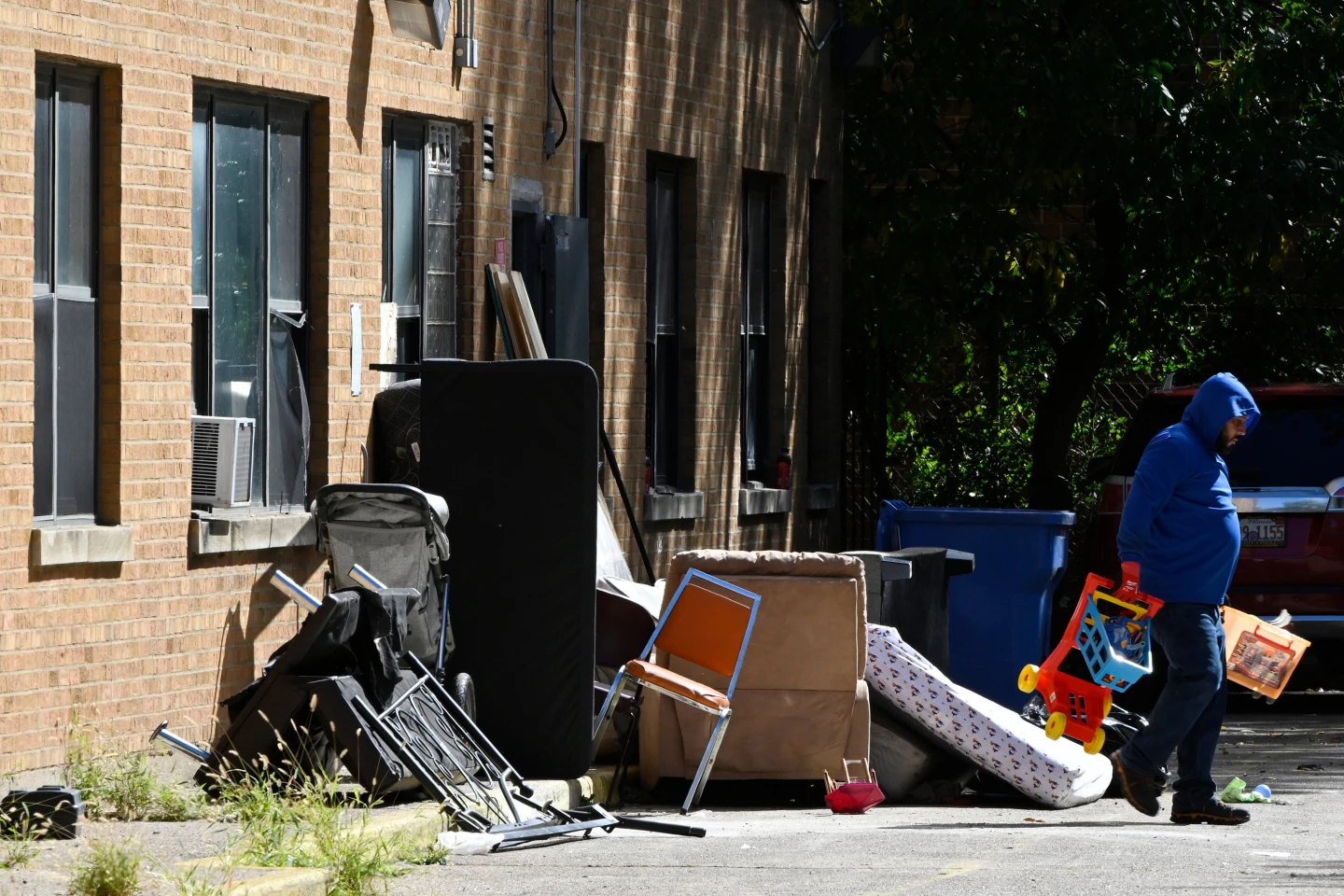 Chicago's Immigration Raids: A Show of Force Amid Escalating Tensions