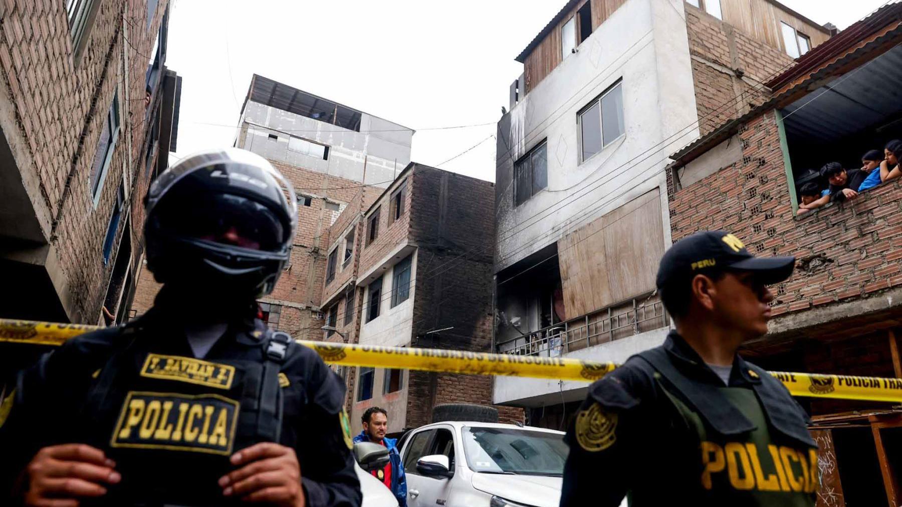 Tragic Fire in Lima’s La Victoria Leaves 10 Dead; Police Probe Possible Arson