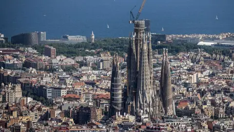 Sagrada Família Reigns as Tallest Church in the World