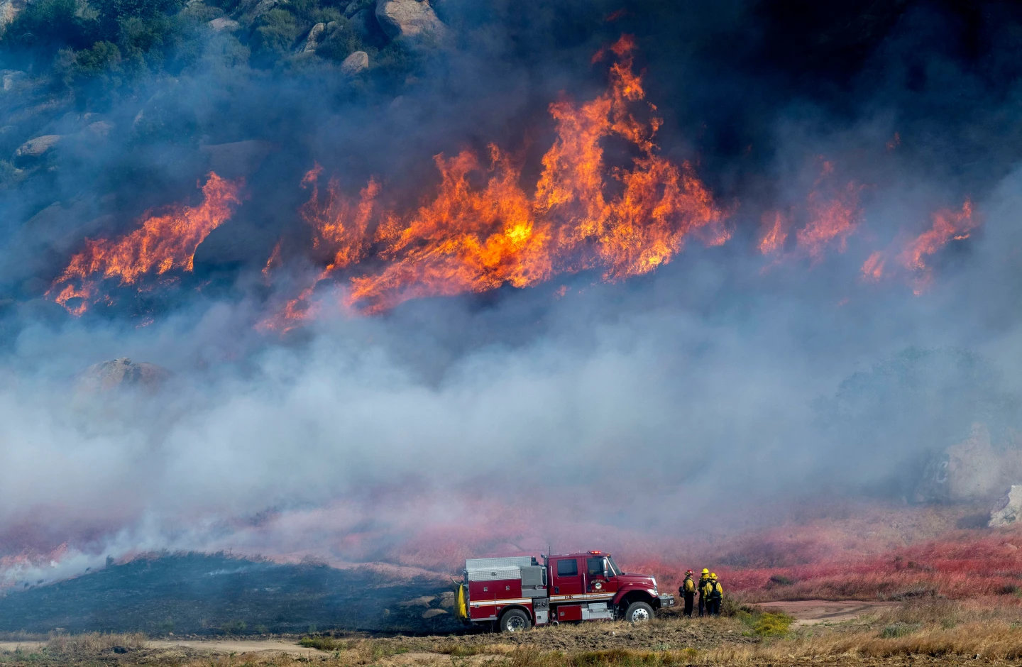 Wildfire Threatens Moreno Valley as Emergency Response Intensifies