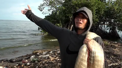 Venezuelan Fishermen Face New Perils Amidst US Military Operations